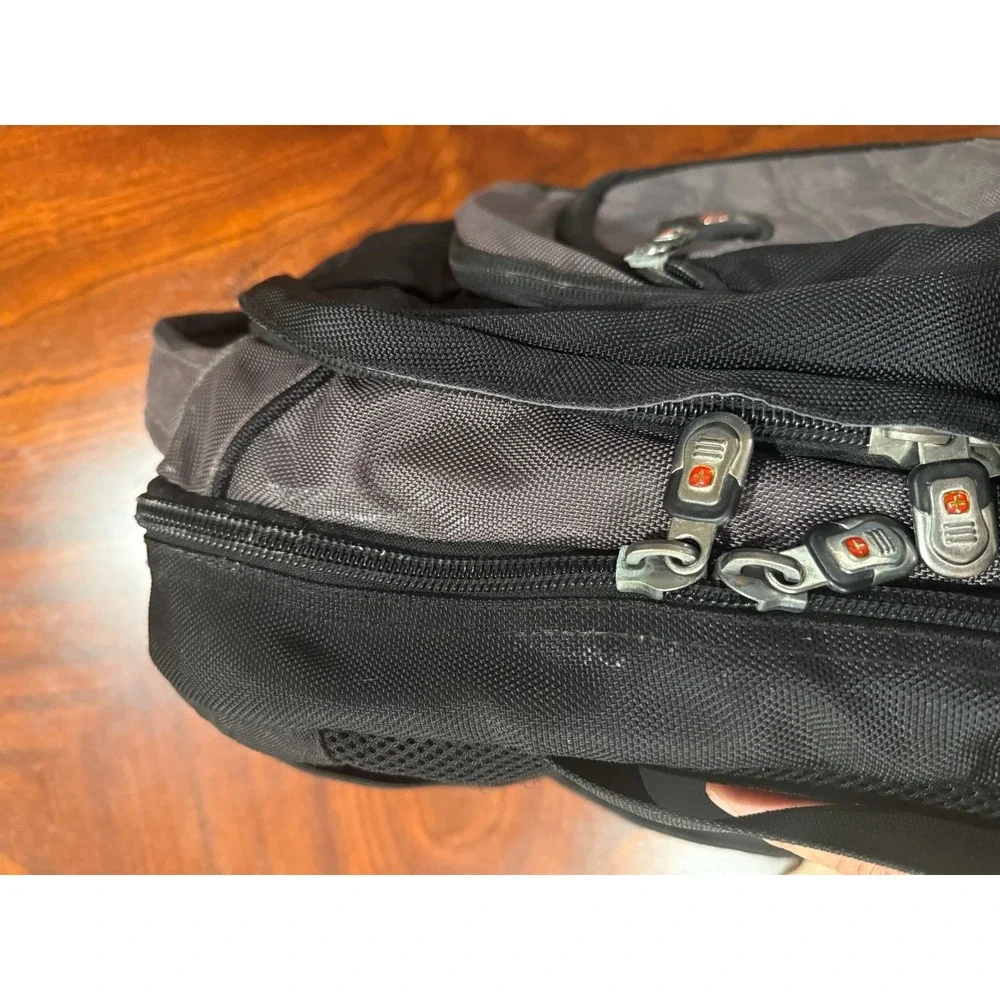 Swiss Gear Backpack‎ Computer Laptop Synergy Shock Business Black Gray